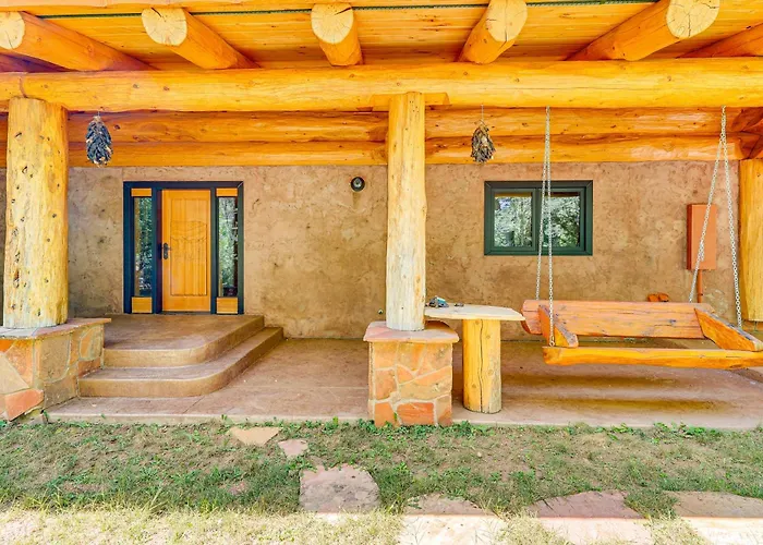 Scenic Cabin! Fireplace + Wraparound Patio Ferienhaus