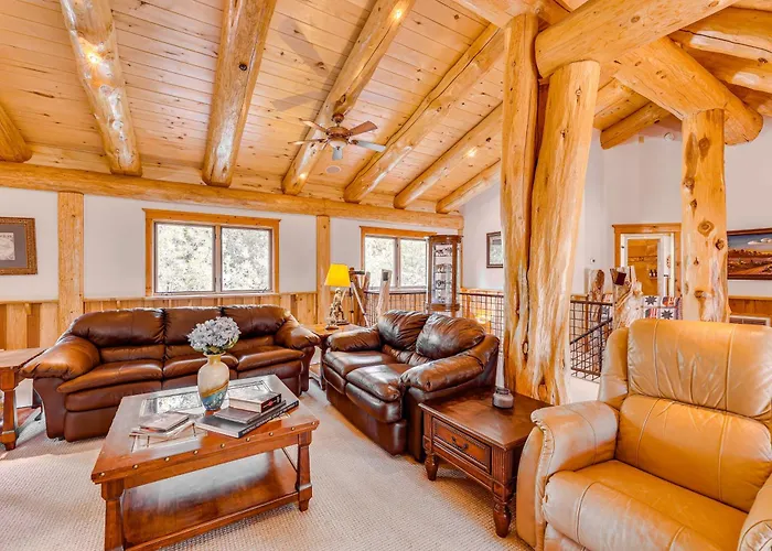 Ferienhaus Scenic Cabin! Fireplace + Wraparound Patio *