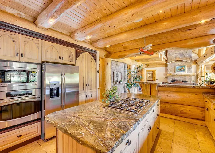 Scenic Cabin! Fireplace + Wraparound Patio Ferienhaus *