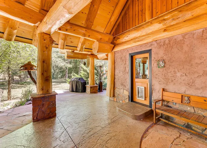 Scenic Cabin! Fireplace + Wraparound Patio Ferienhaus